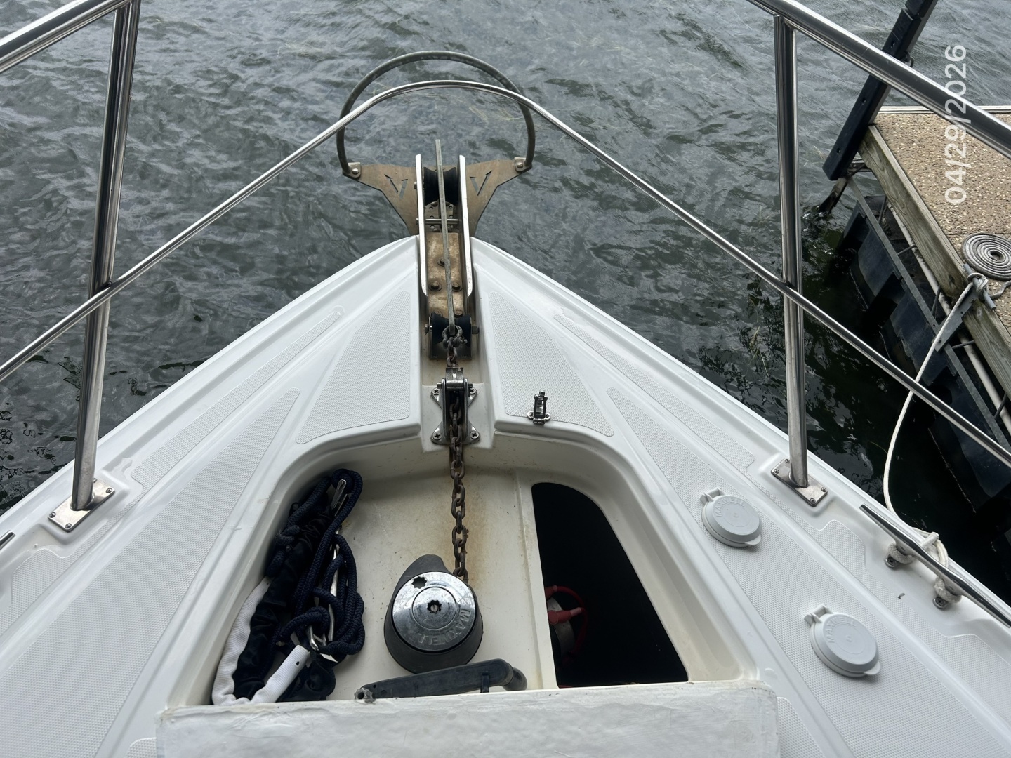 2000 Cruisers Yachts 4450 - Image 6