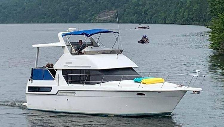 1993 Carver 350 Aft Cabin Motor Yacht