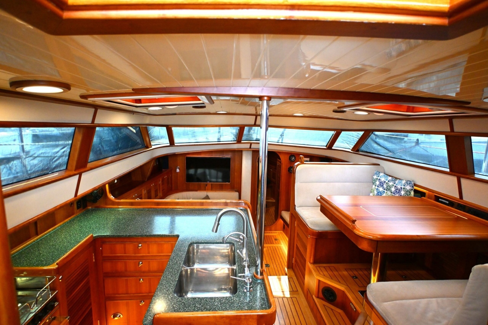 2006 Waterline 50 - Image 38