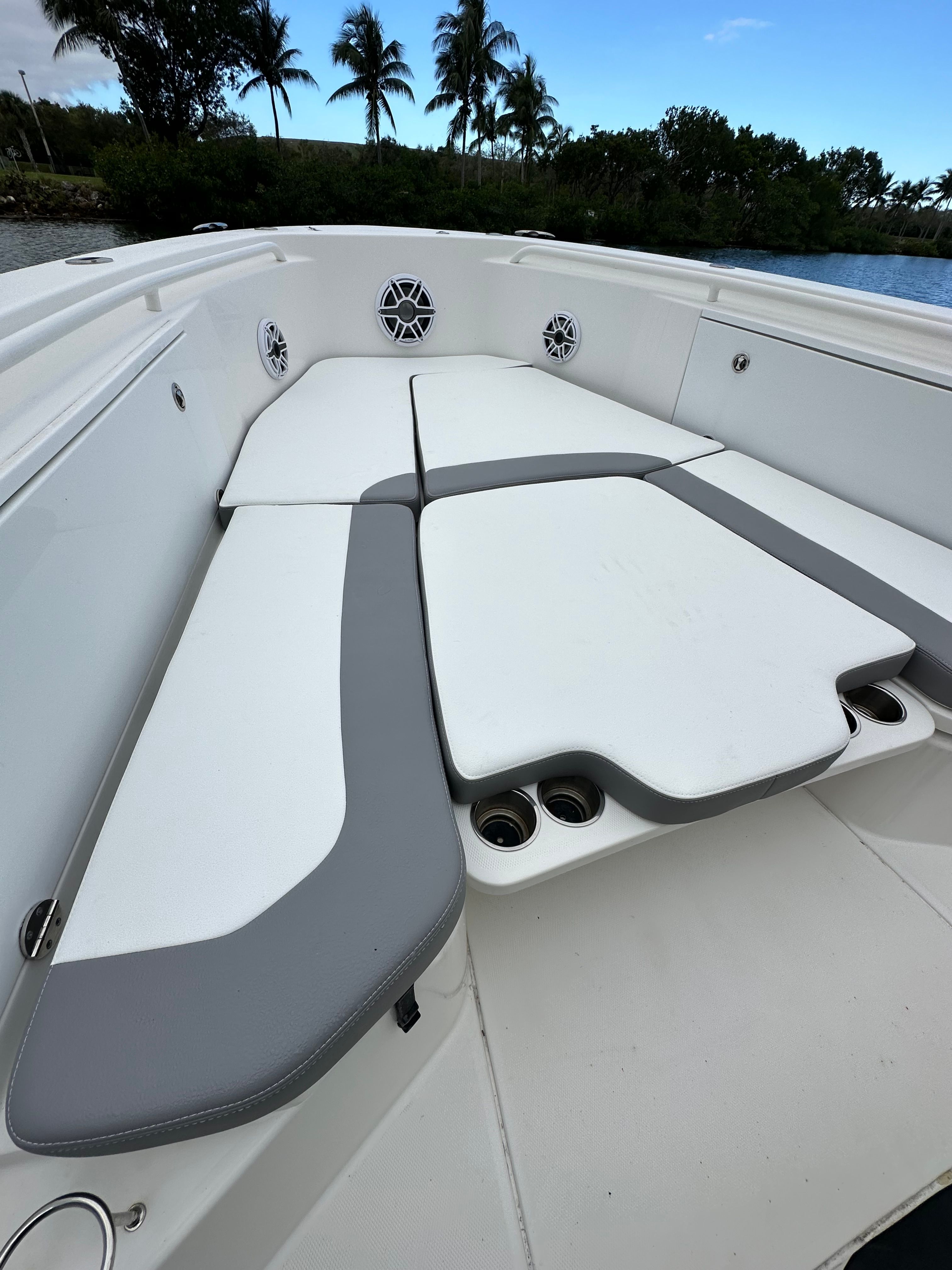 2009 Everglades 365 Center Console - 109