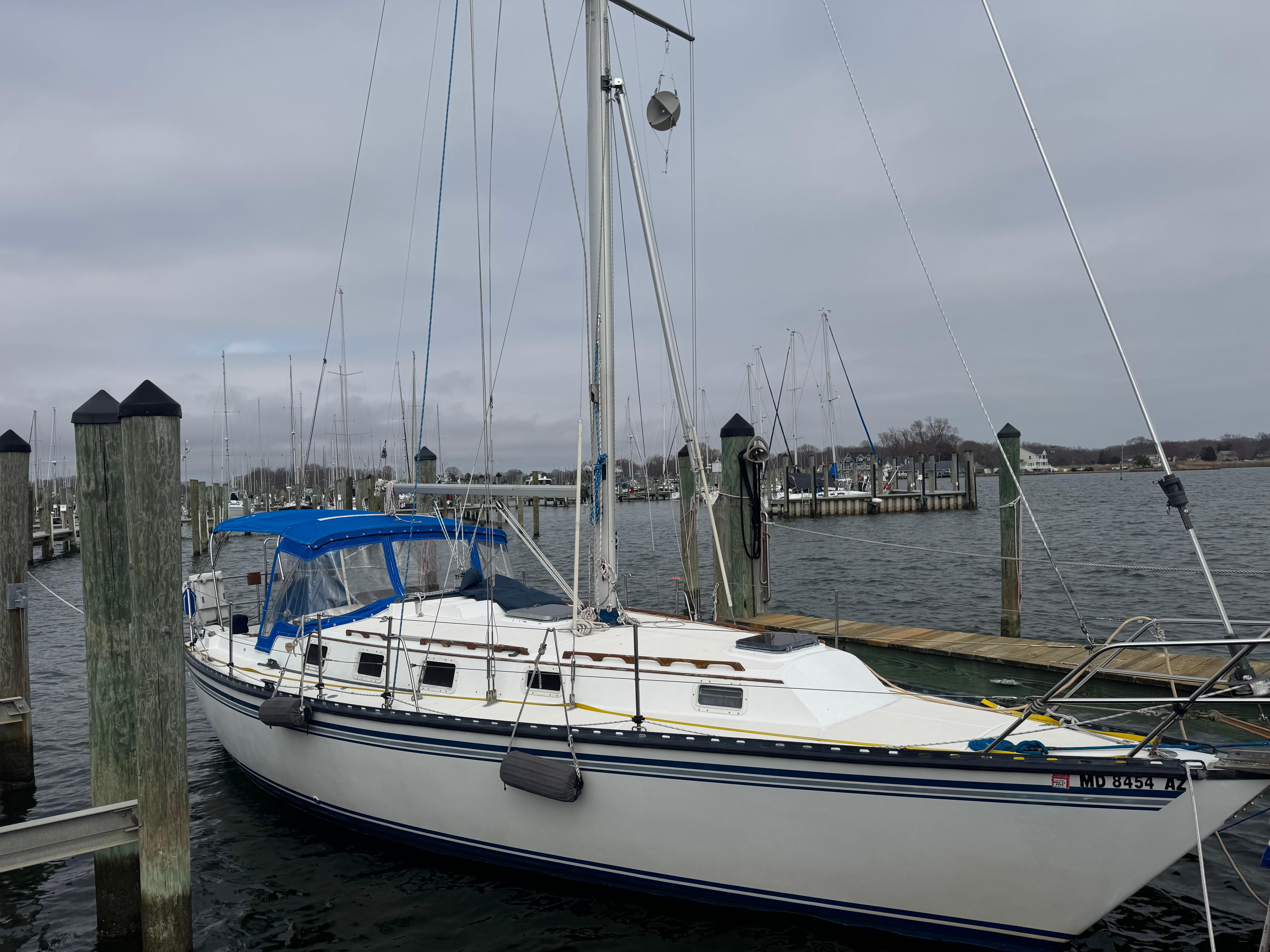 1984 Endeavour 33