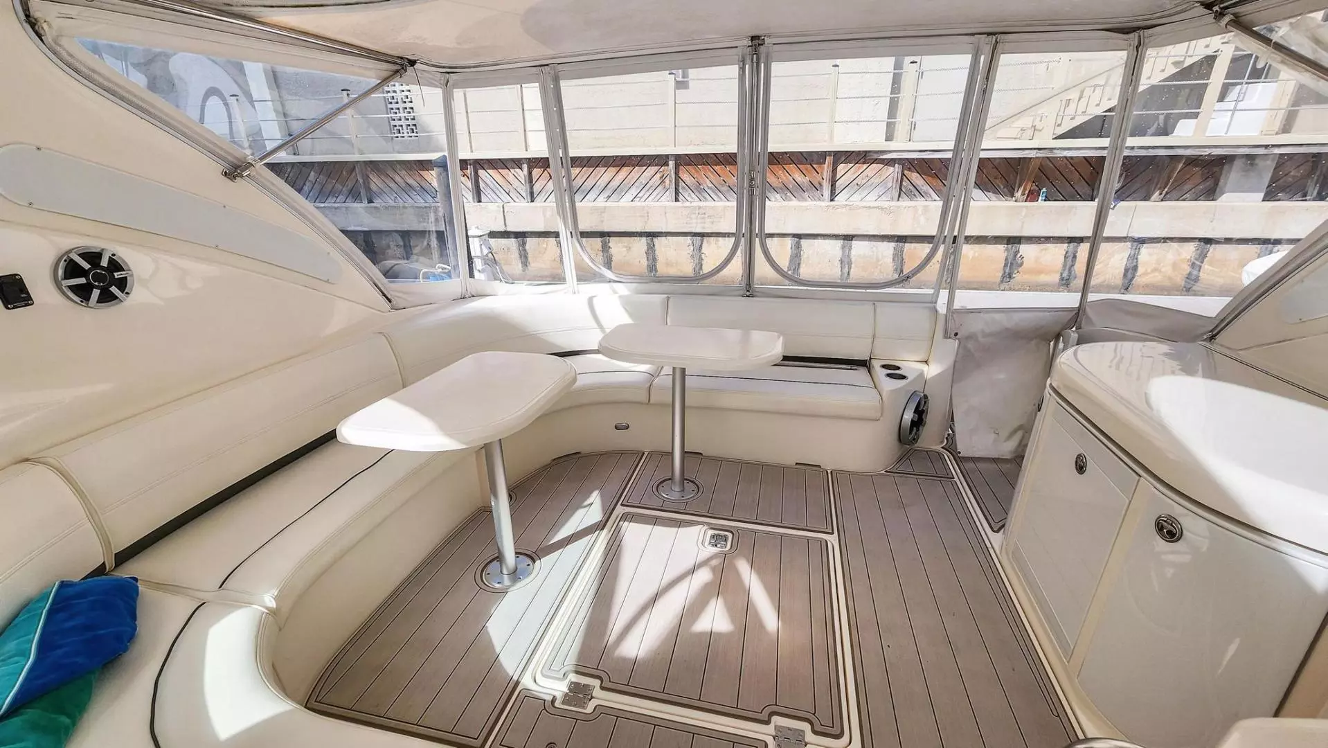 2007 Cruisers 520 Express - Image 5
