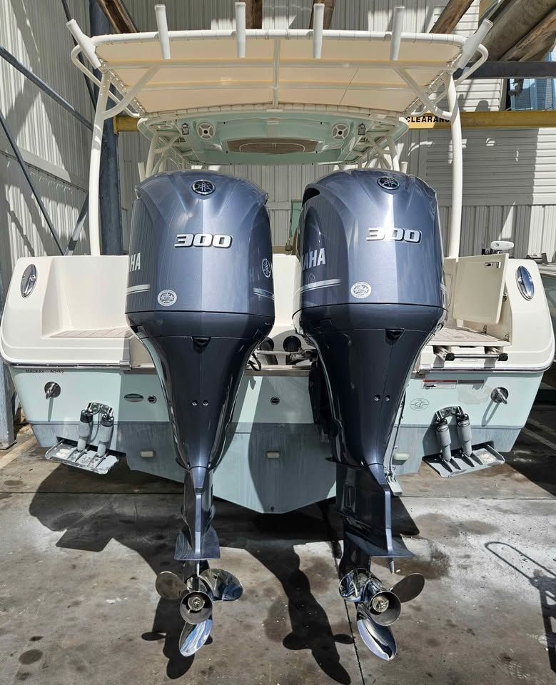 2018 Sailfish 325 DC - 10