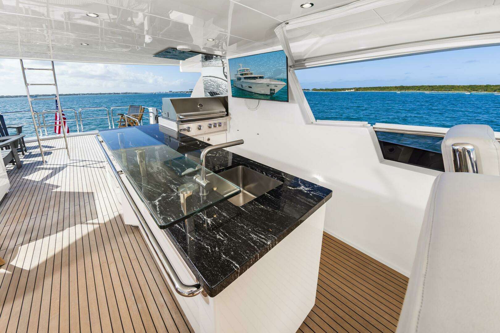 2017 Johnson 93 Flybridge - Image 16