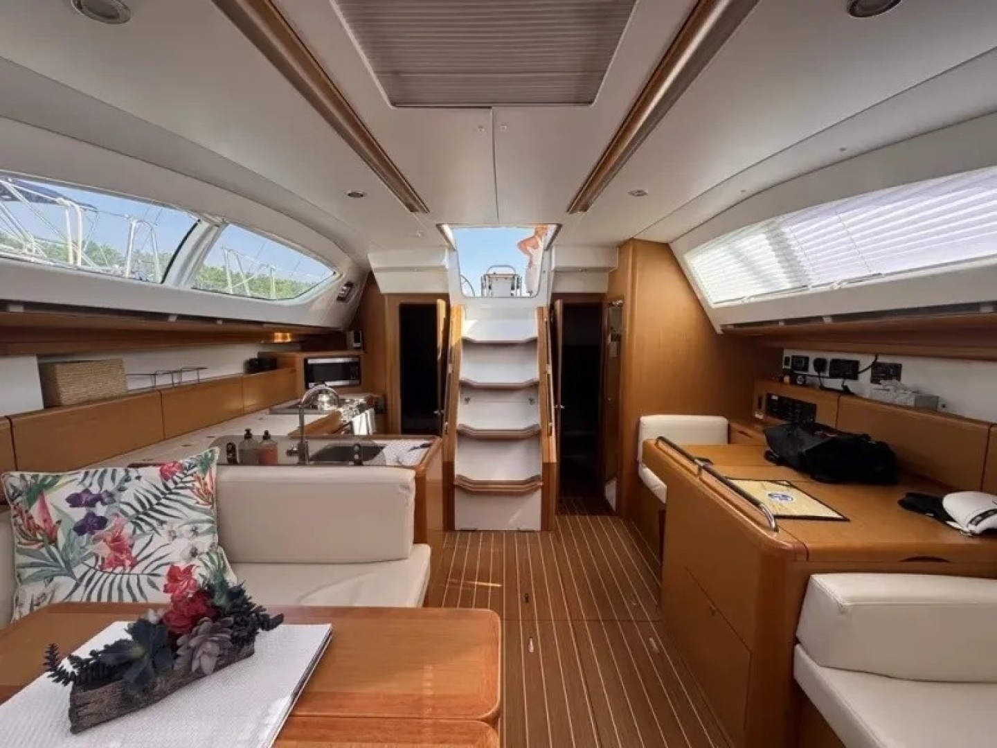 2011 Jeanneau 50 Deck Saloon - Image 14