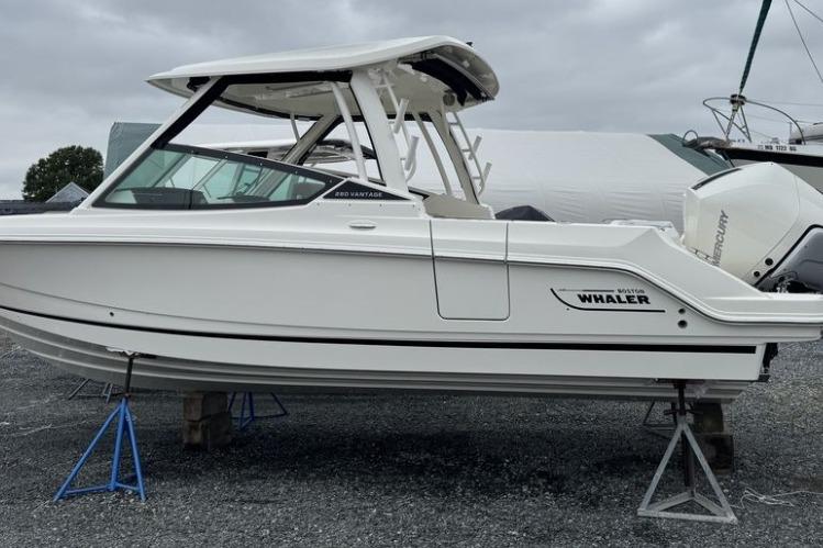 2025 Boston Whaler 280 Vantage