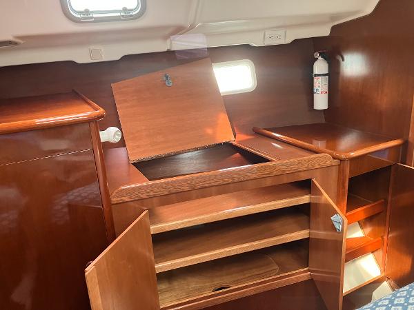1998 Beneteau America Oceanis 411 - 24