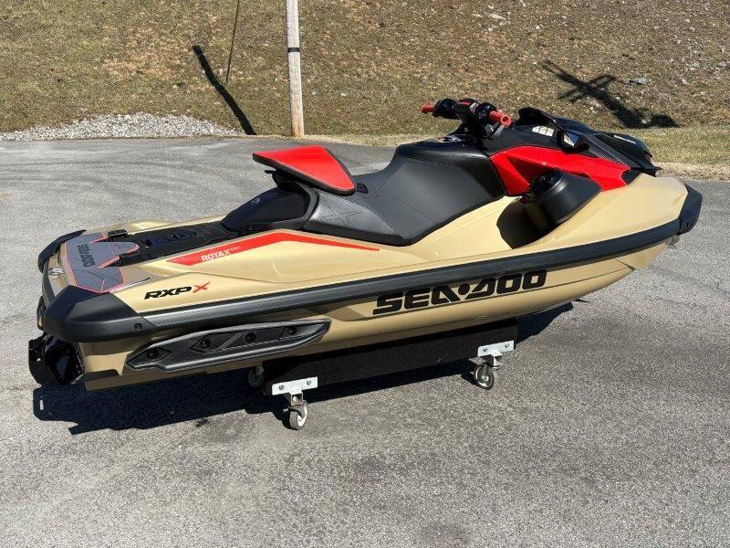 2025 Sea-Doo RXP-X 325 - 39