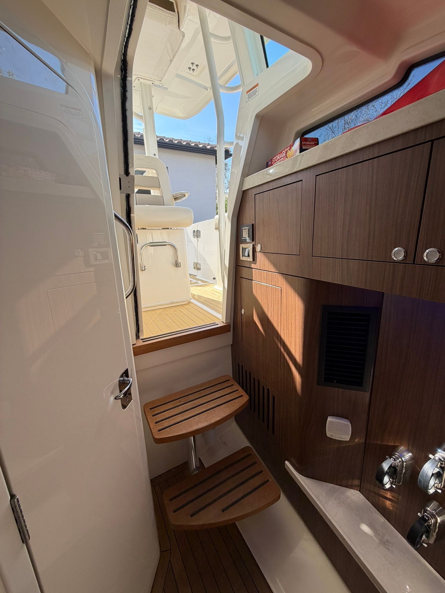 2018 Boston Whaler 380 Outrage - 47