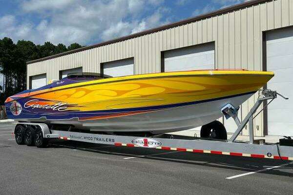 2005 Cigarette 39 Top Gun UNLIMITED