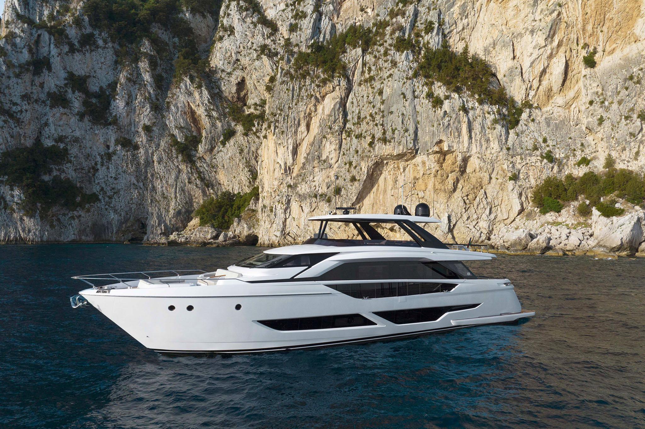 2023 Ferretti Yachts 860