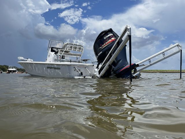 2021 Sportsman Tournament 214 Bay Boat - 2