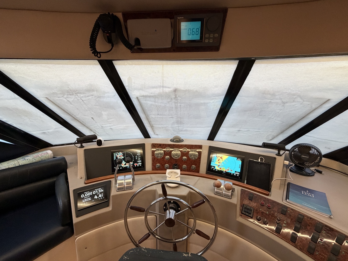 1999 Bayliner 4788 - Image 20