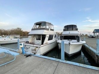 1986 Carver 42' Cockpit MY - 9