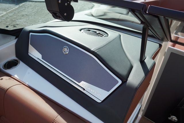 2023 MasterCraft X24 - 25