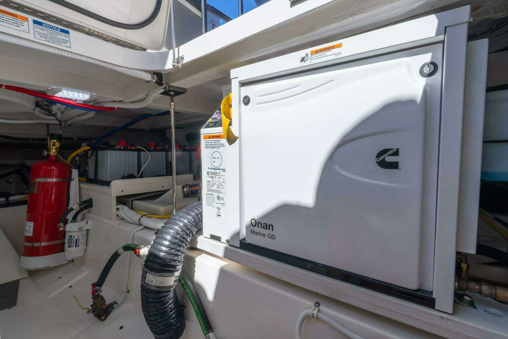 2025 Tiara Yachts 43 LE - Image 48