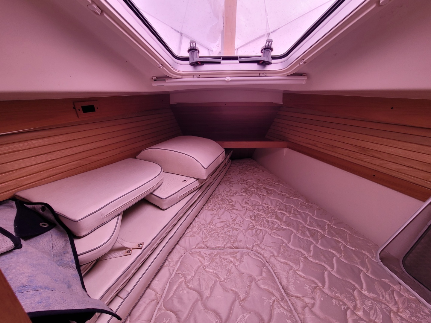 2006 Catalina 320 - Image 24