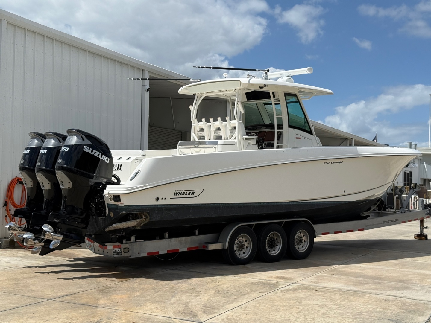 2016 Boston Whaler 350 Outrage - Image 4