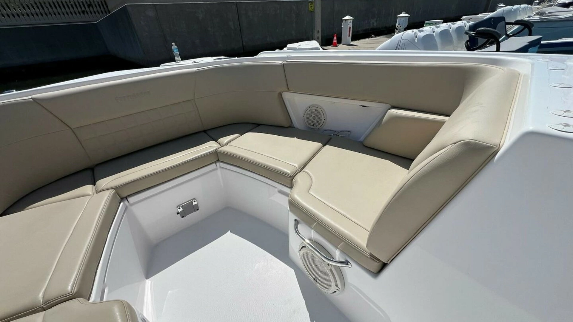 2019 Everglades 340 Dual Console - Image 25