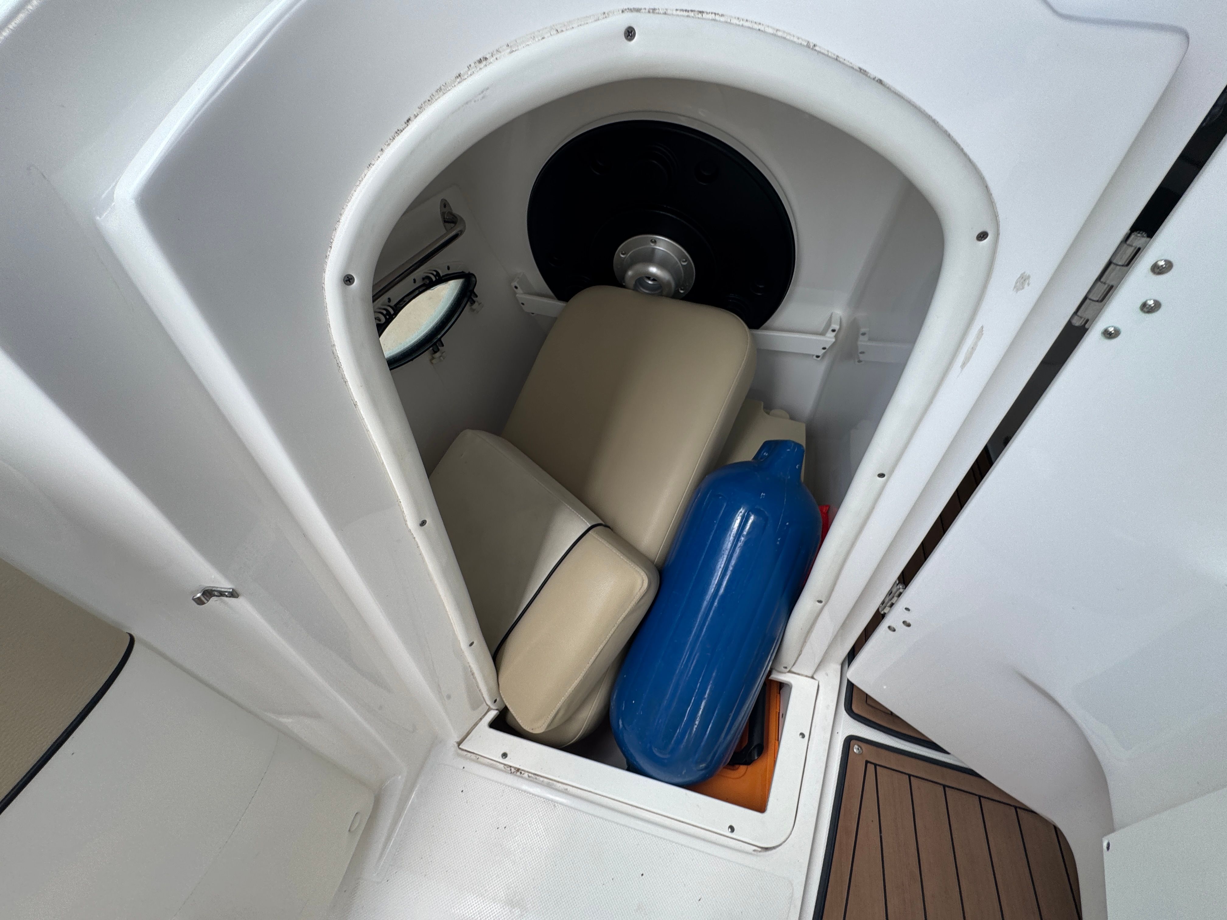 Interior of 2017 Rinker QX29 BR boat.