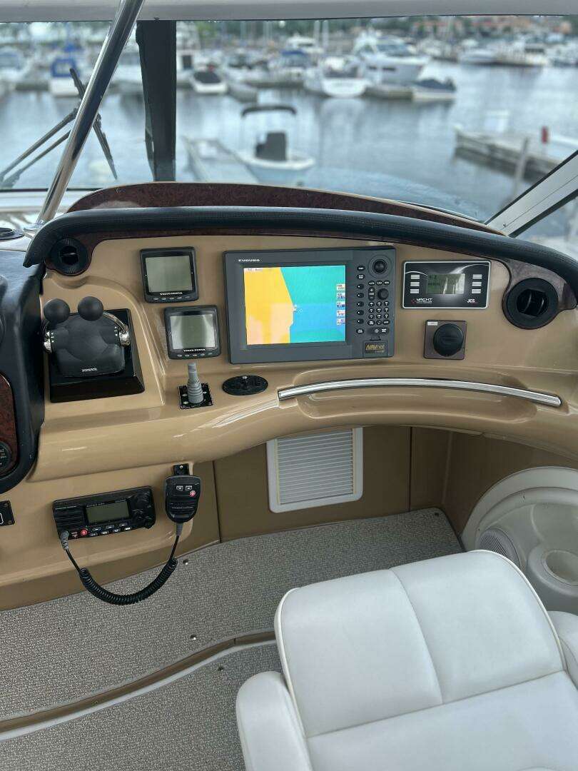 2003 Carver 466 Motor Yacht - Image 36