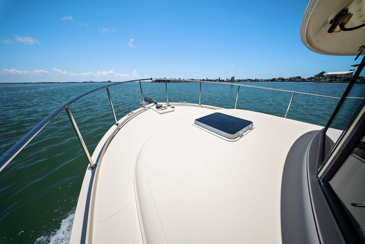 2001 Camano 31 Trawler - 21