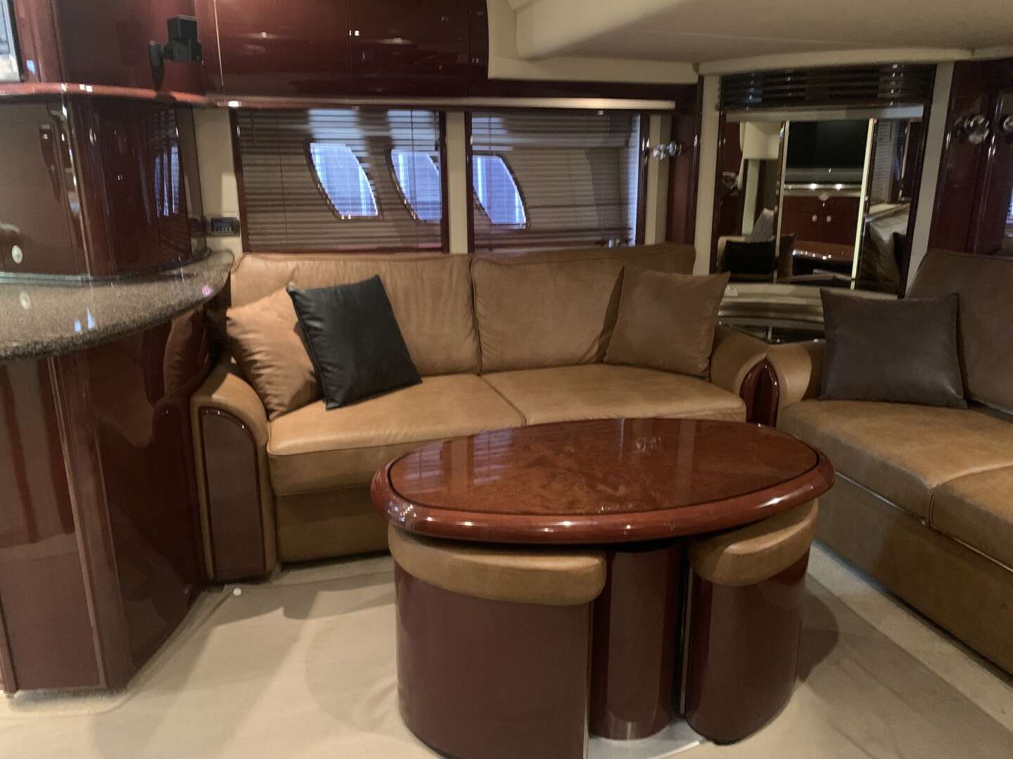 2007 Sea Ray 52 SUNDANCER - Image 47