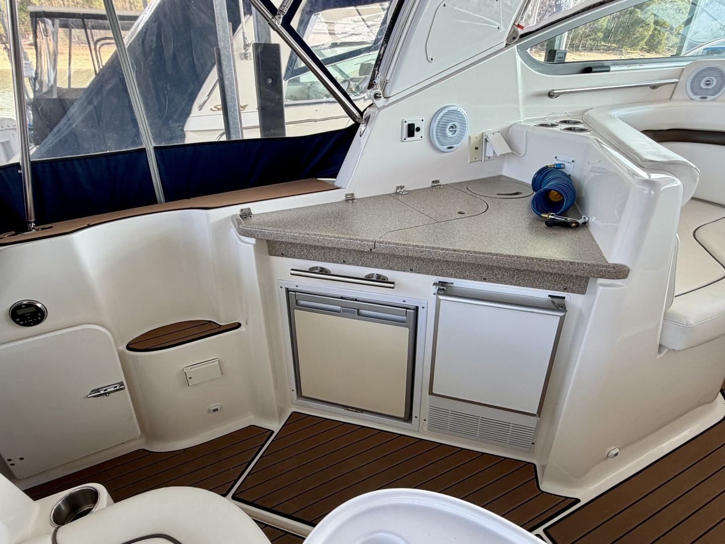 2007 Rinker 350 Express Cruiser - Image 17