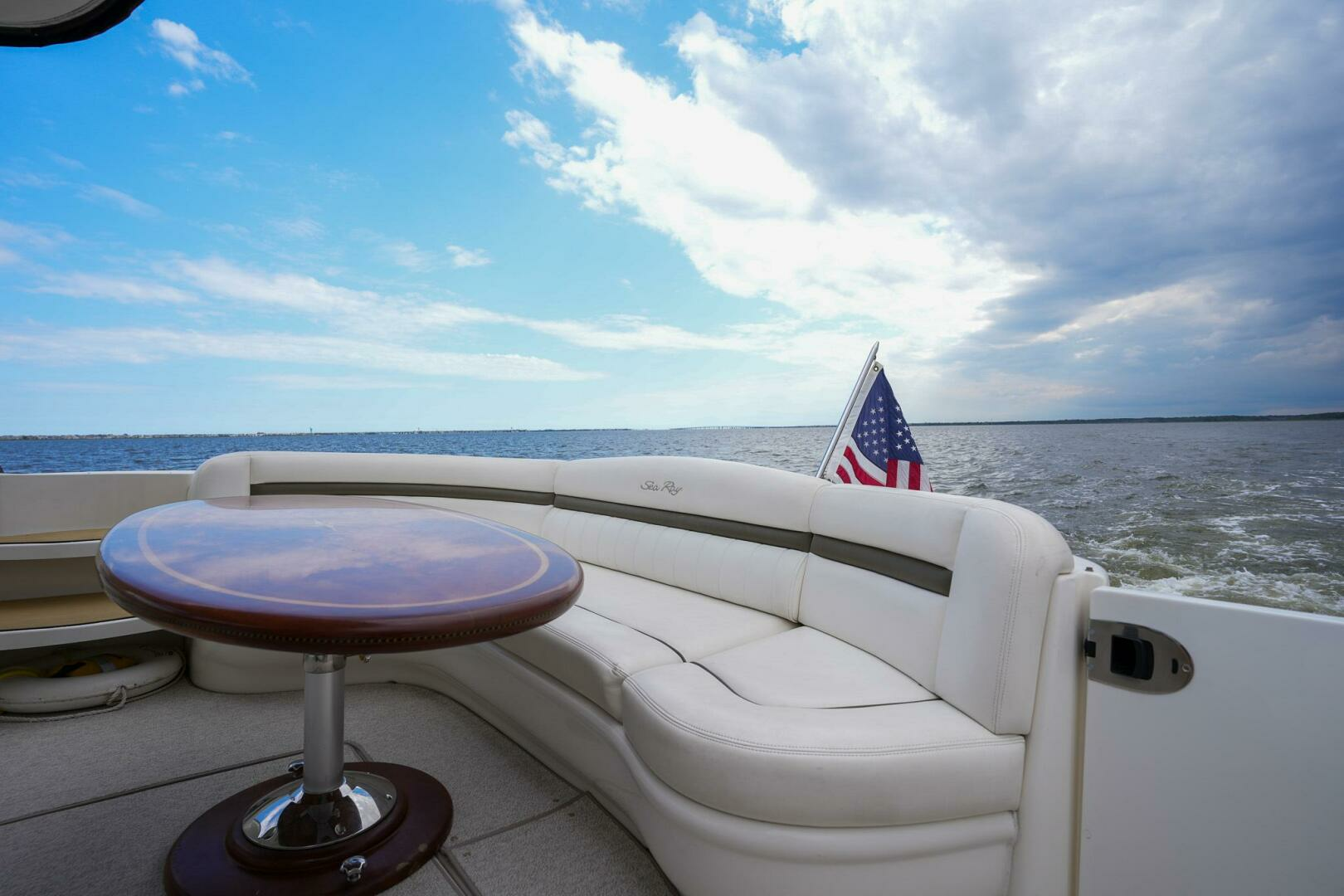 2006 Sea Ray 52 Sundancer - Image 15