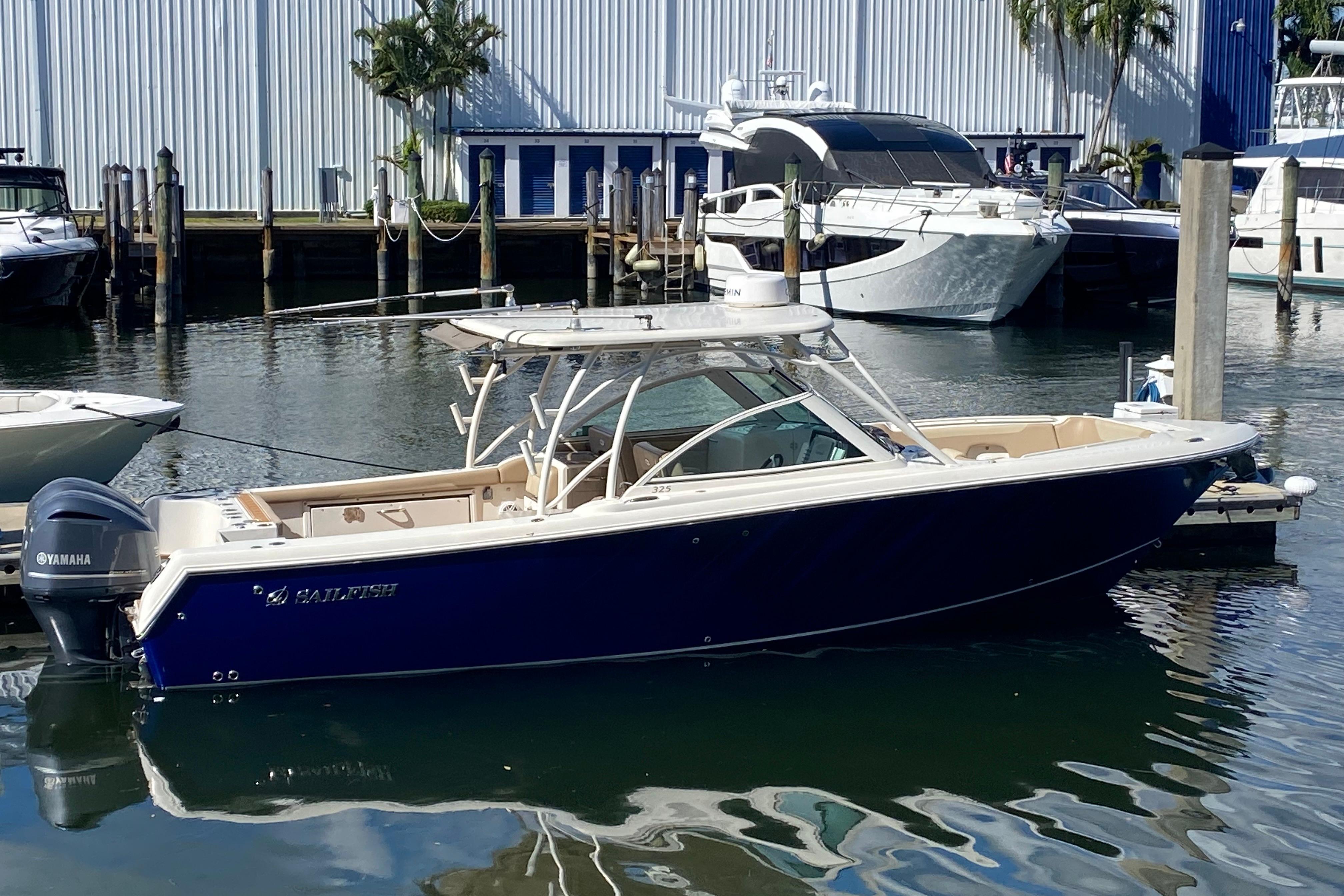 2018 Sailfish 325 DC