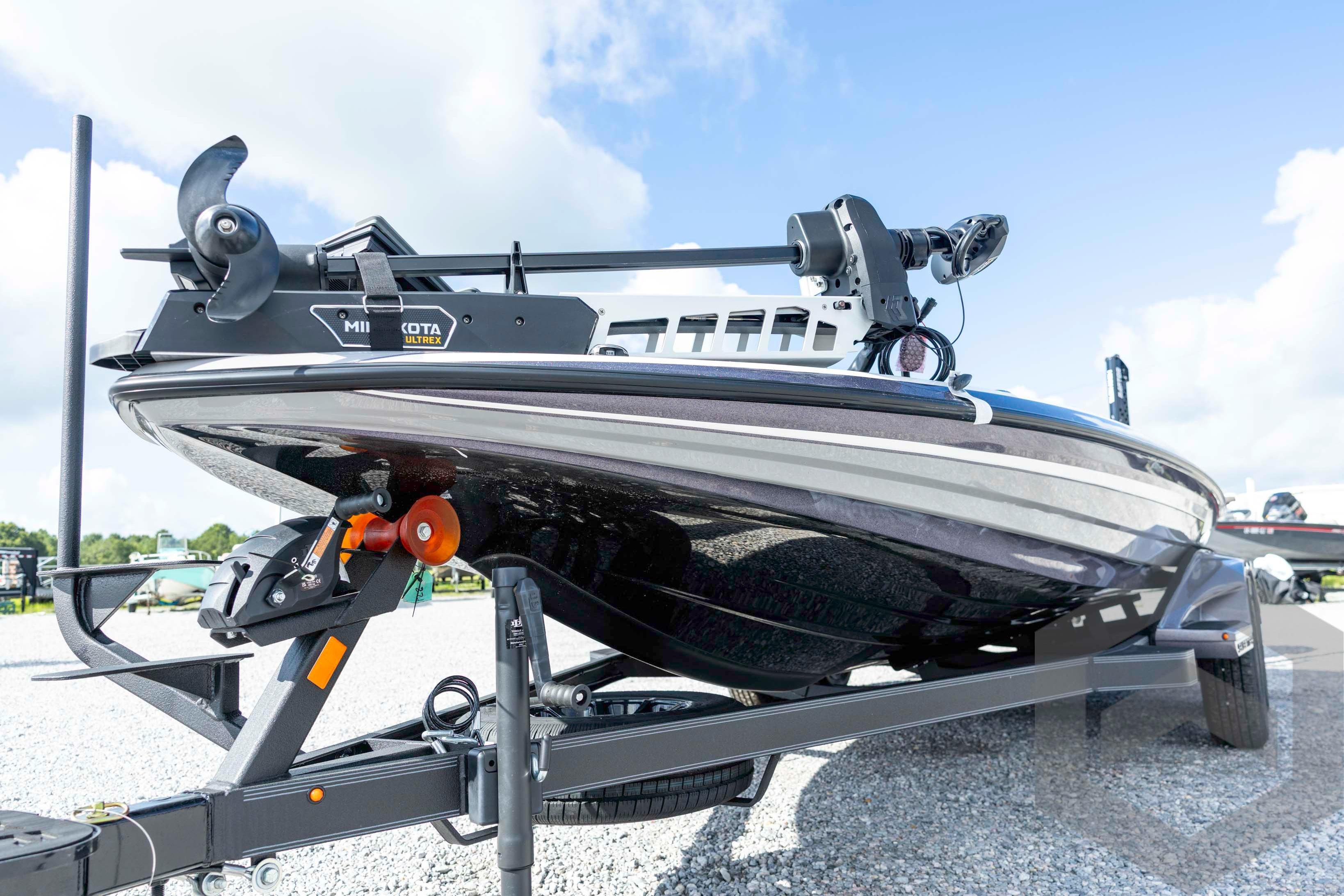 2026 Skeeter FXR20 FLEX boat on trailer, featuring Minn Kota Ultrex motor.