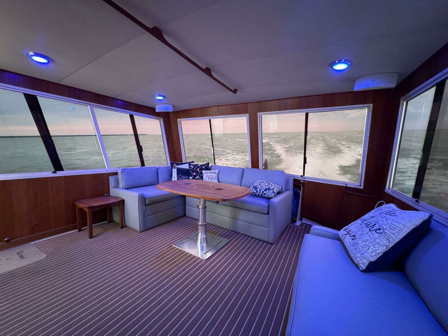 1987 Viking 48 Motor Yacht - Image 25