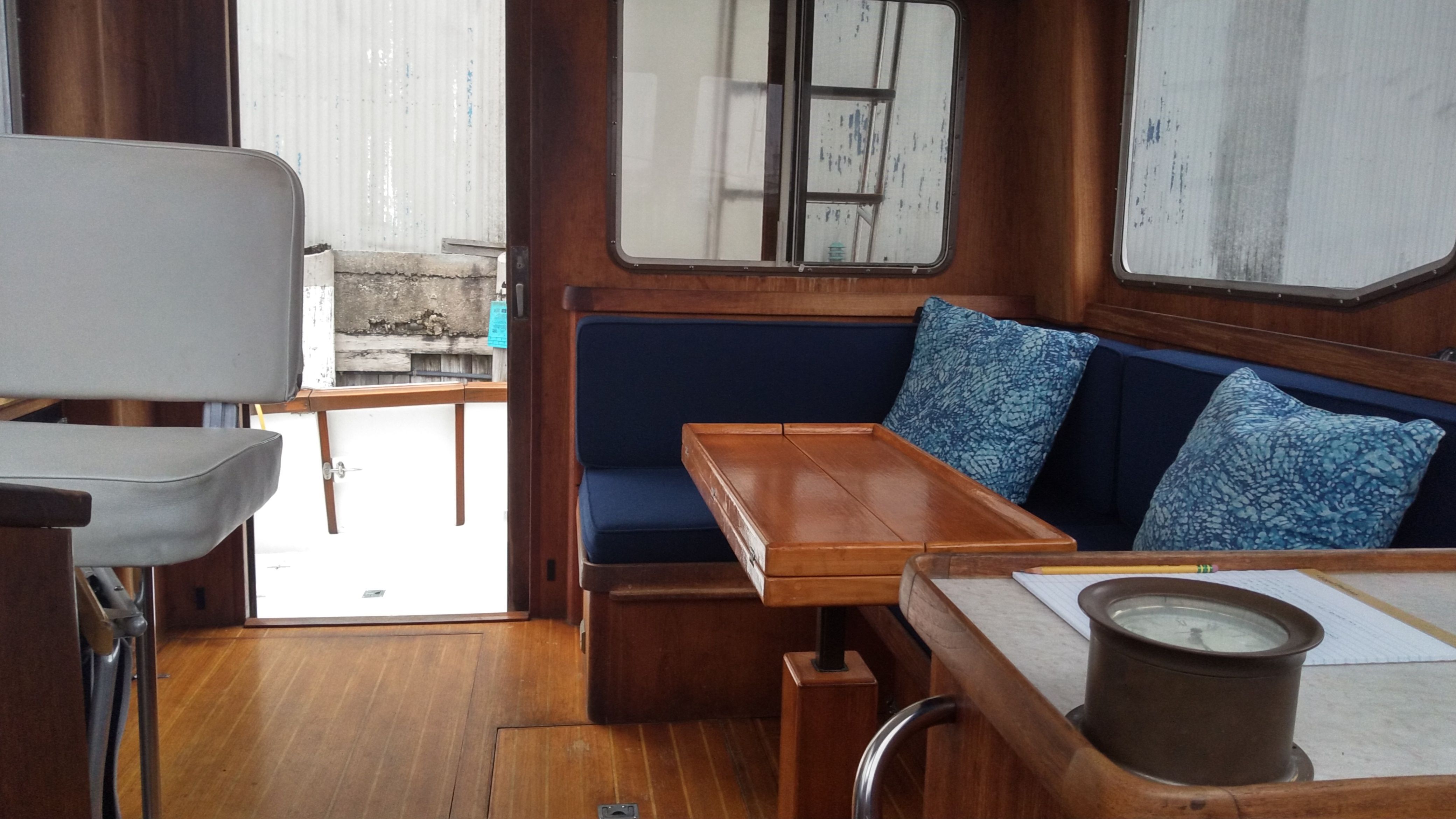 1990 Cape Dory Flybridge - 7