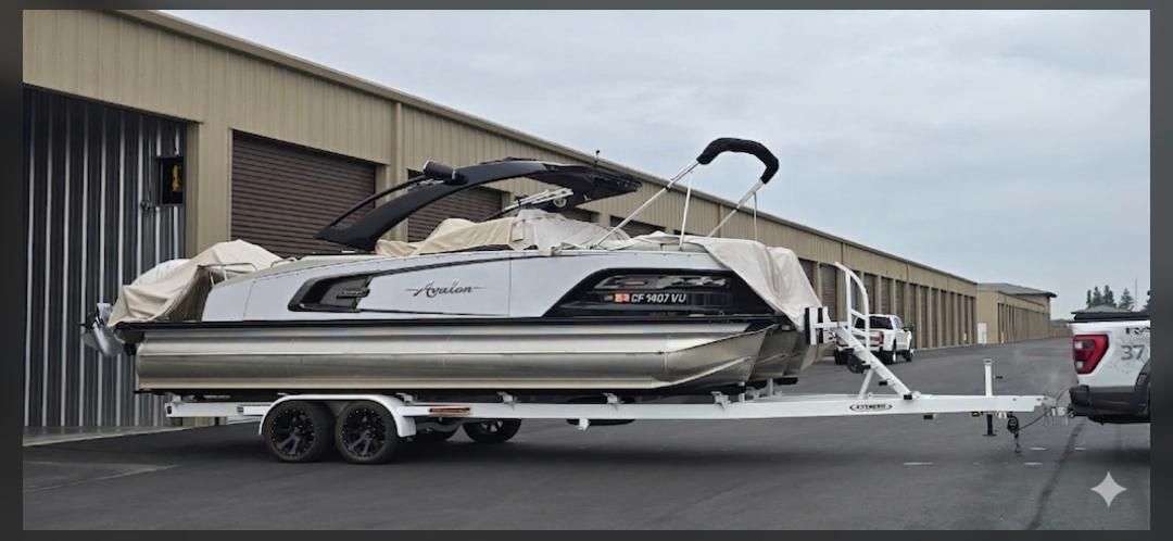 2021 Avalon Excalibur Elite Windshield - 25' - 4
