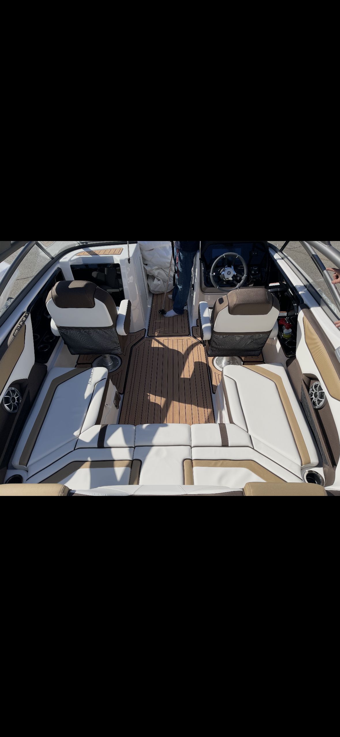 Interior of a 2020 Yamaha Boats 212SE with luxurious seating.
