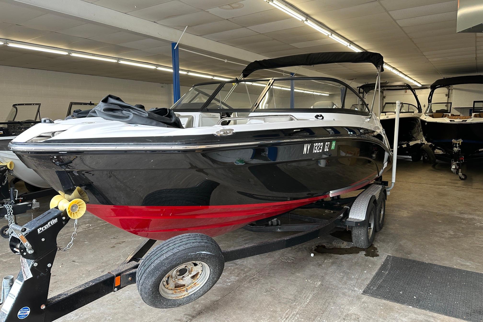 2018 Yamaha Boats 212 Limited