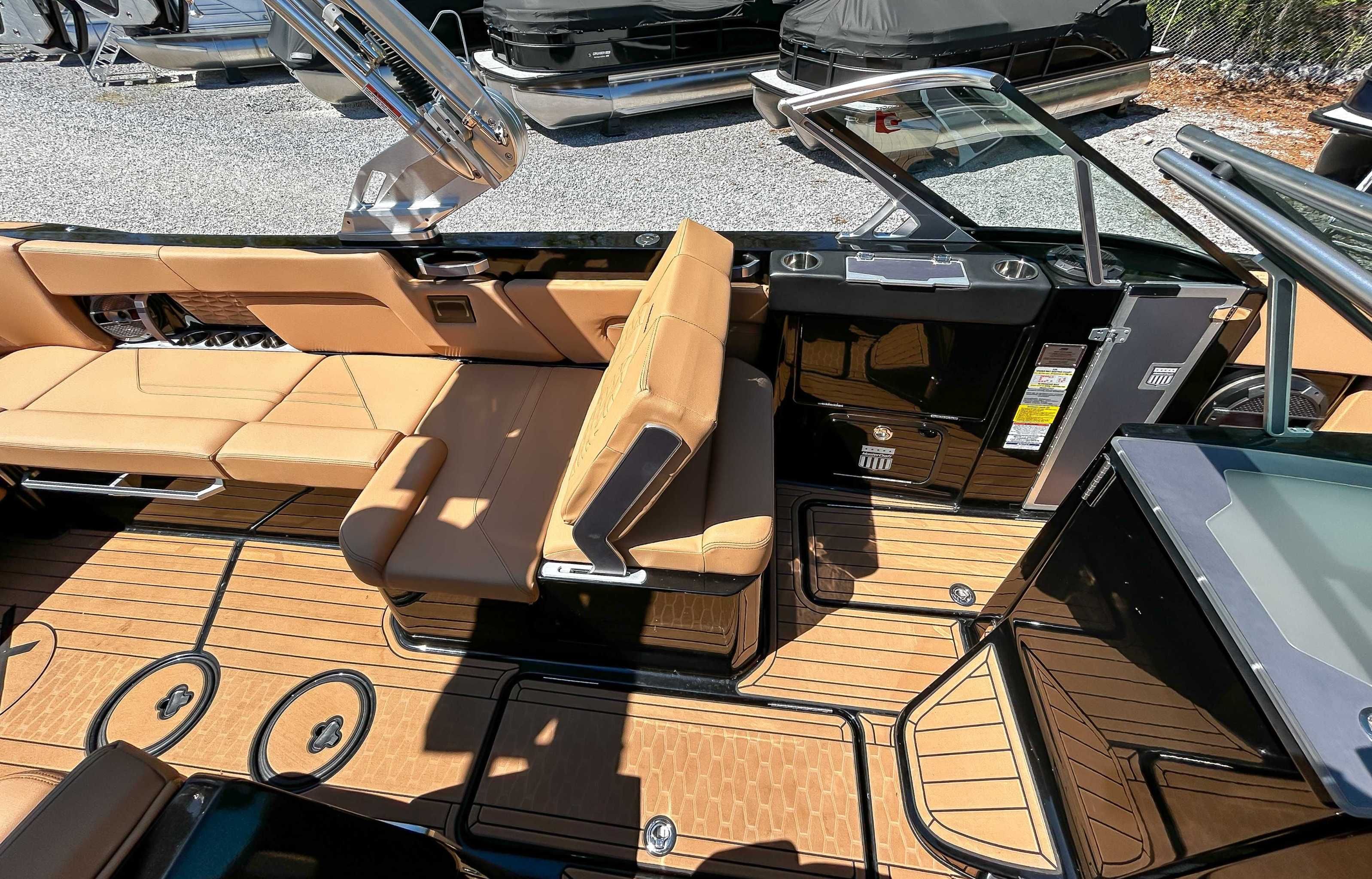 2021 MasterCraft X26 - 16
