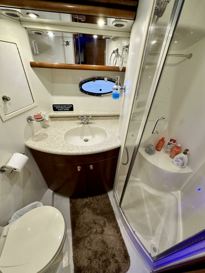 1999 Carver 450 Pilothouse - Image 46
