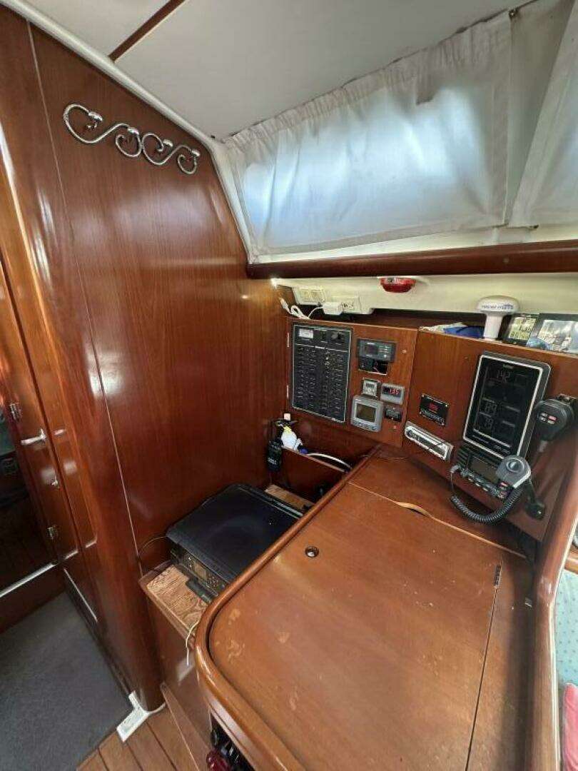 2004 Beneteau 423 - Image 25