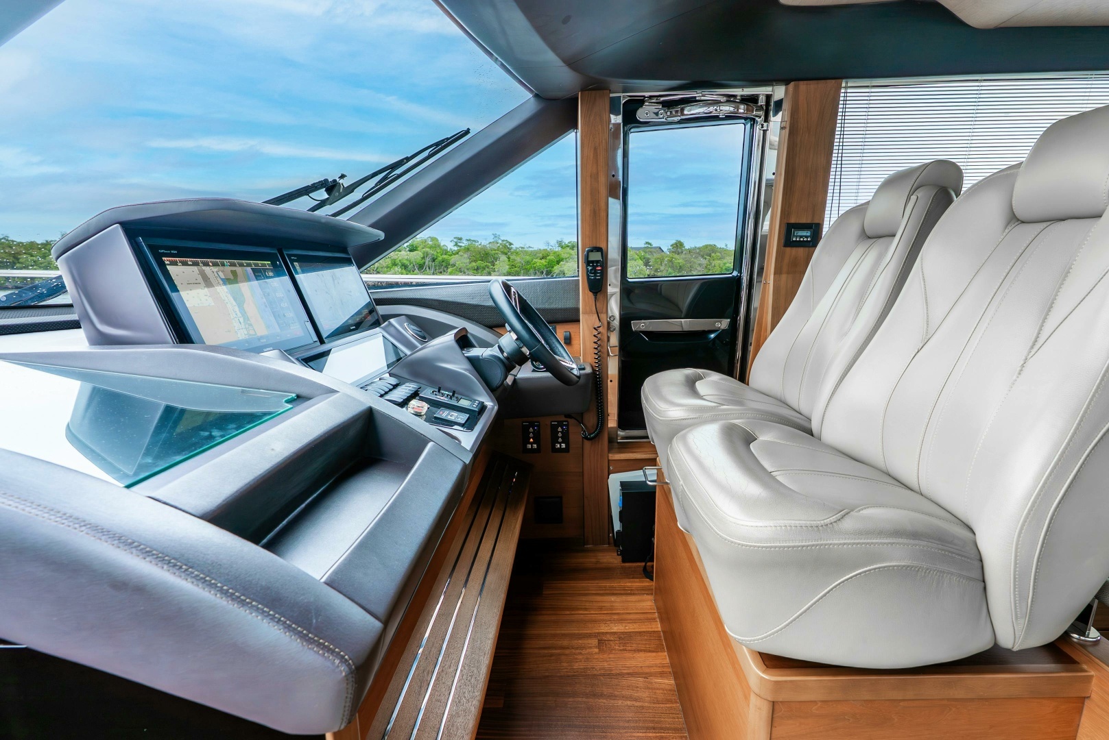 2018 Princess Yachts — - Image 36