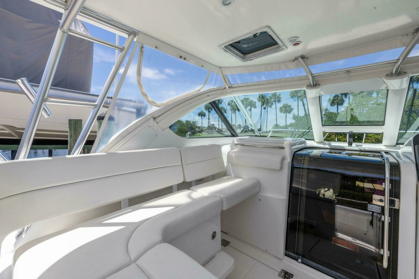 2006 Tiara Yachts 3200 Open - Image 12