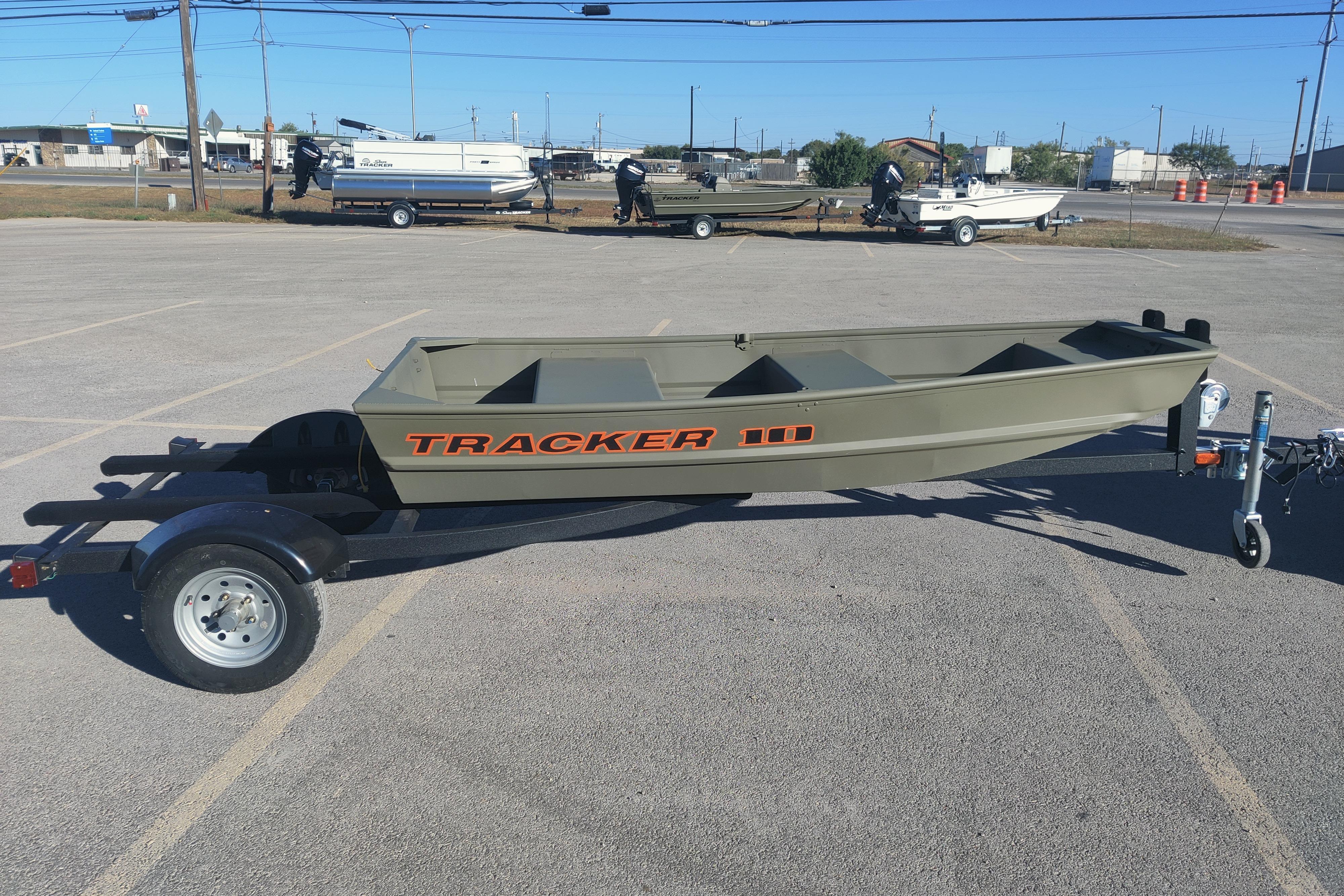 2026 Tracker Grizzly 10 Jon
