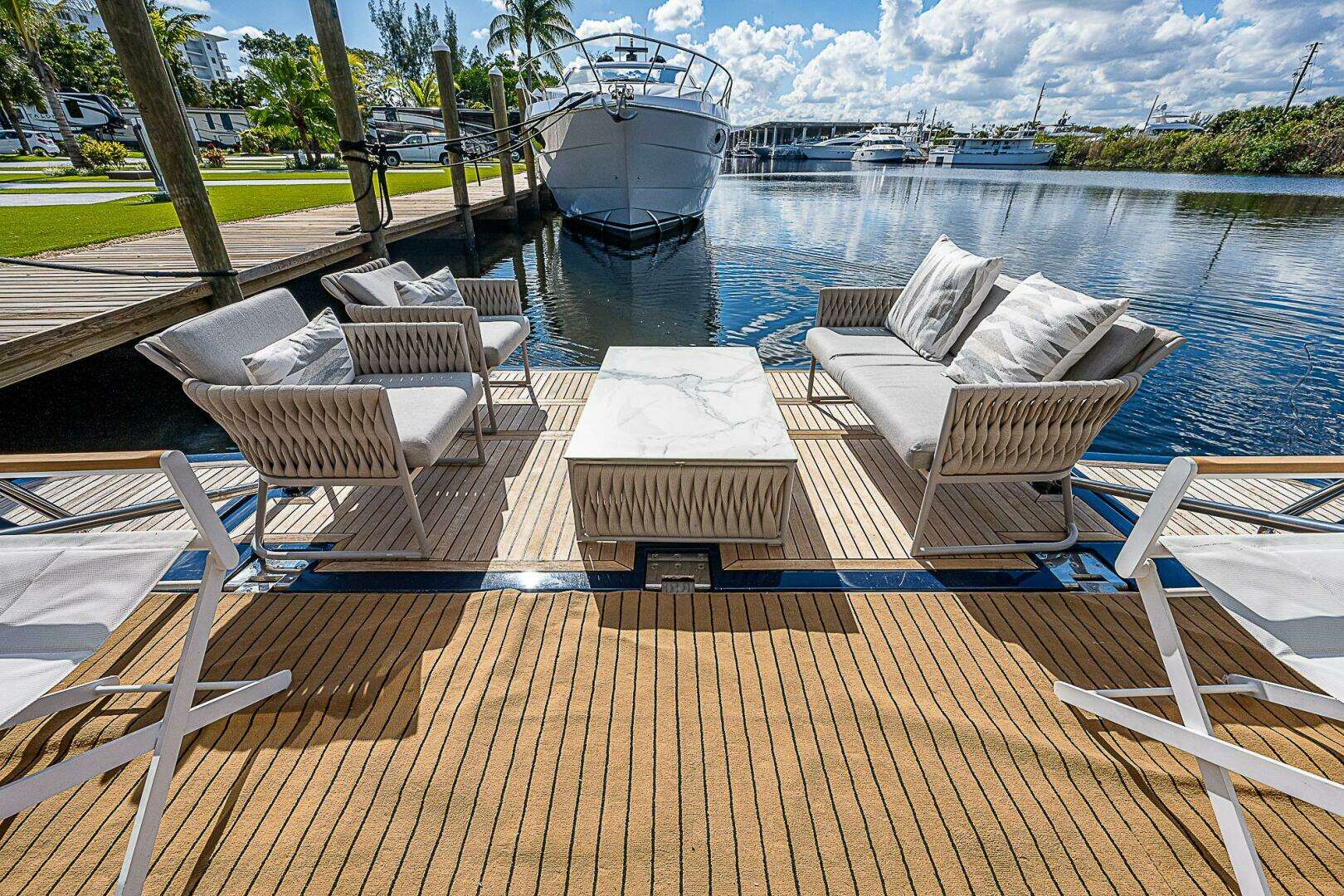 2006 Ferretti Yachts 830 - Image 41
