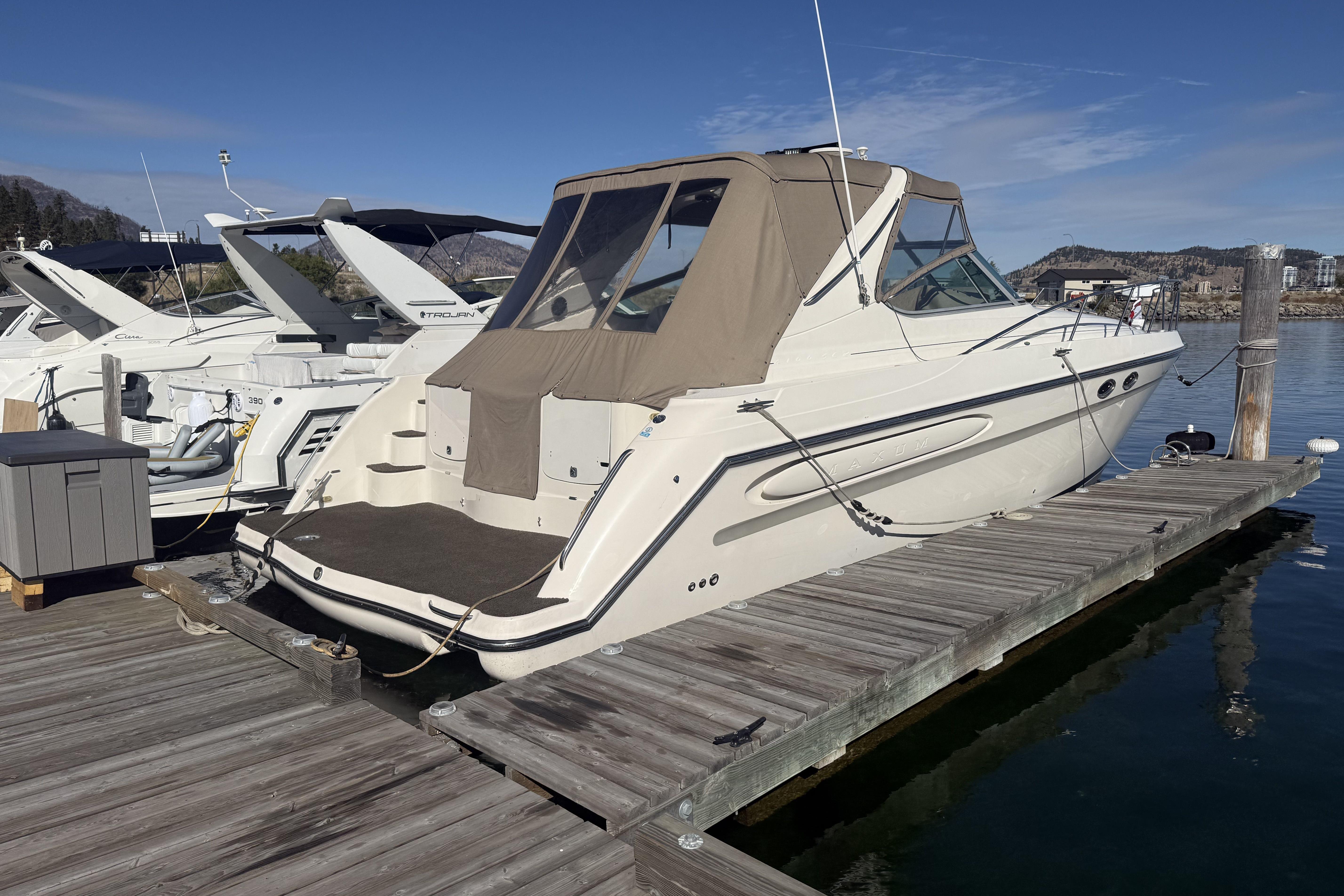 1998 Maxum 4100 SCR