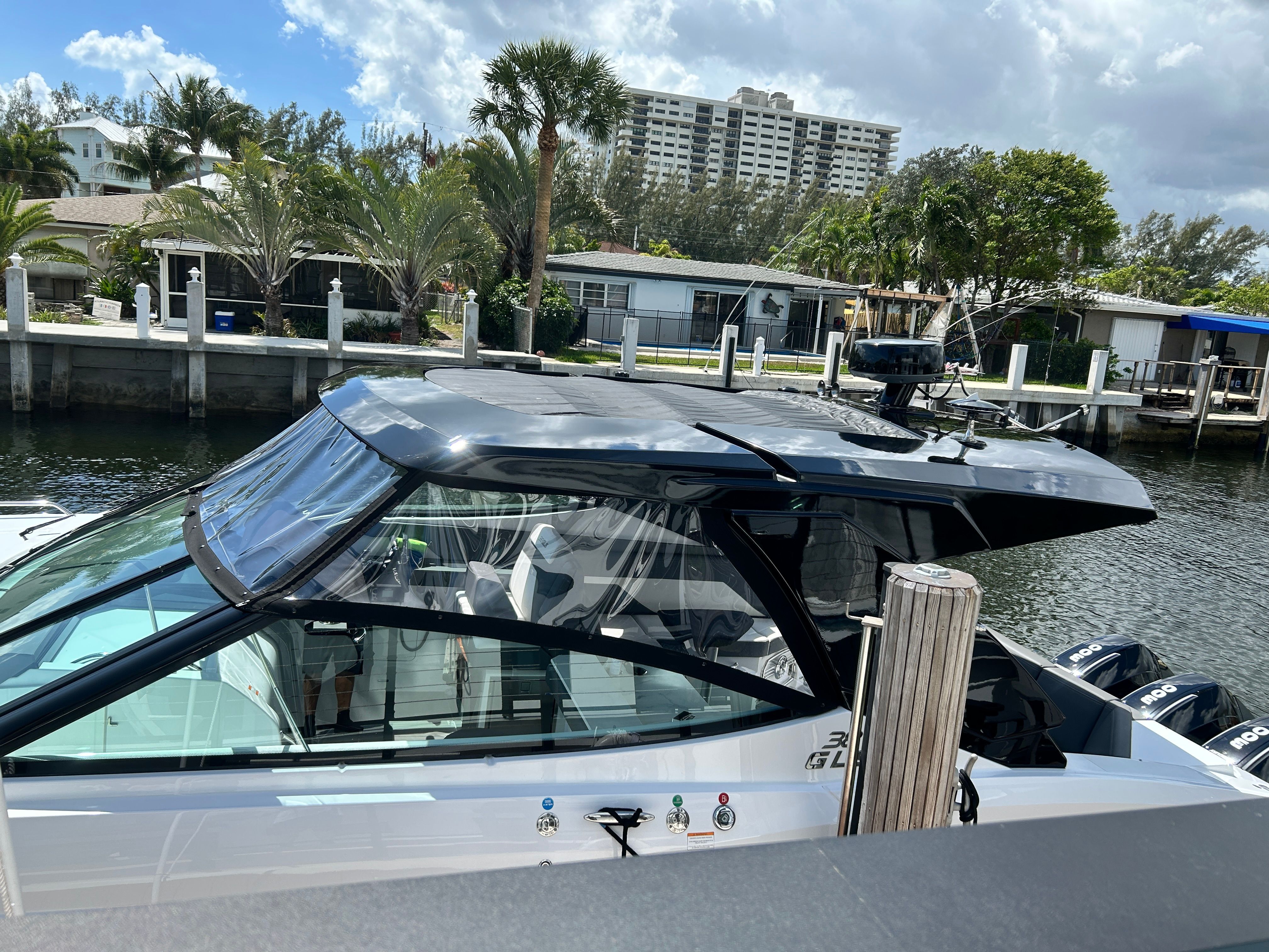 2023 Cruisers Yachts 38 GLS OB - 20