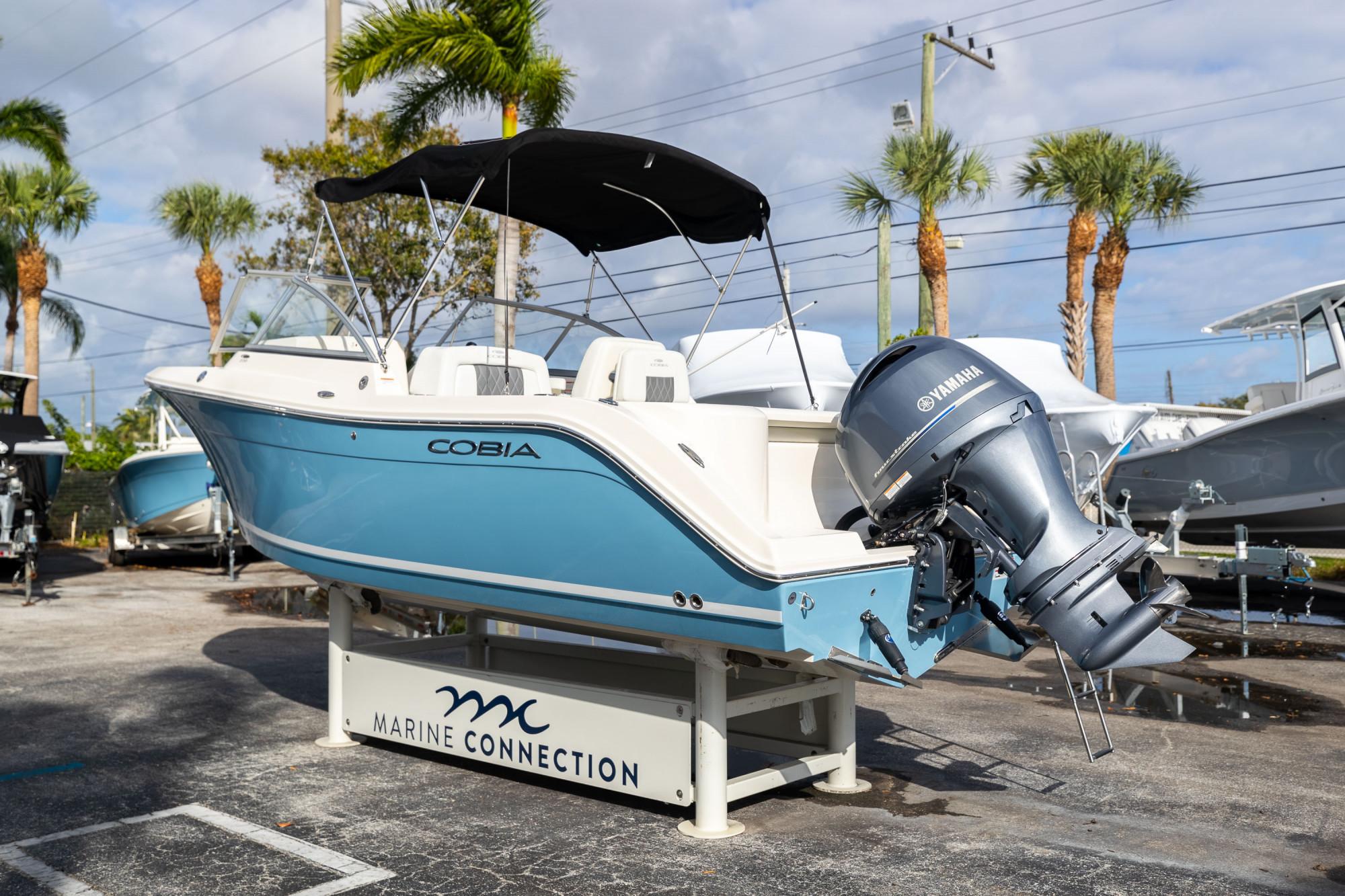 2024 Cobia 220 Dual Console - 9