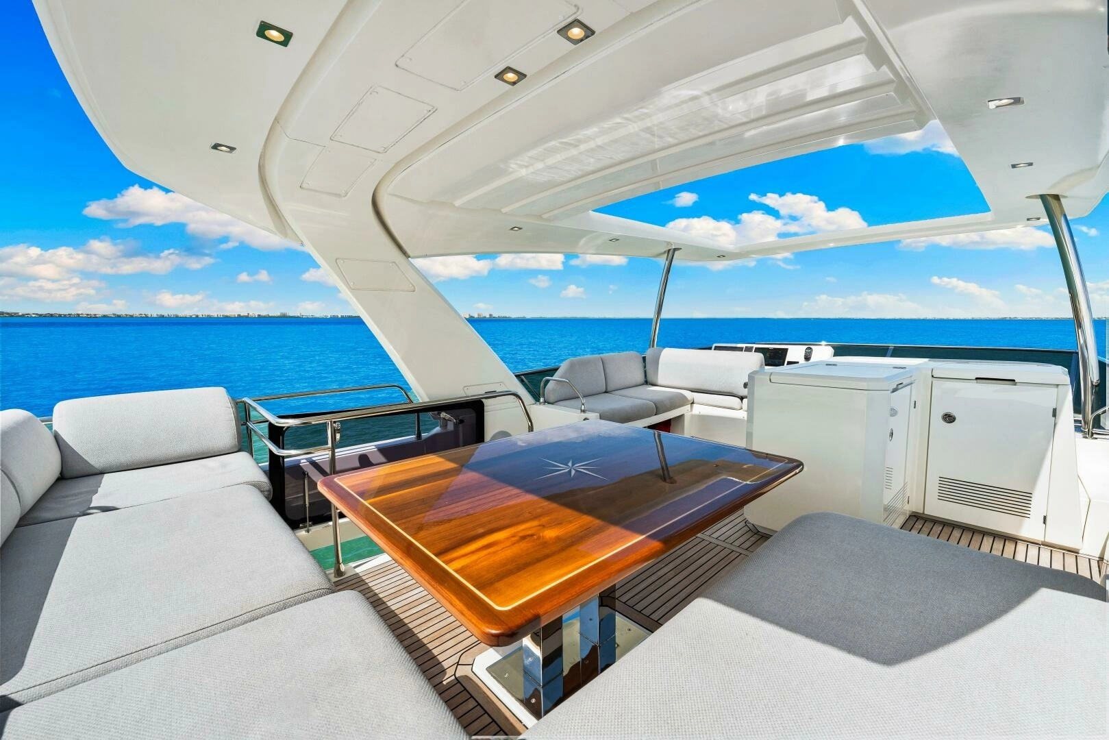 2019 Prestige 630 Flybridge - Image 13