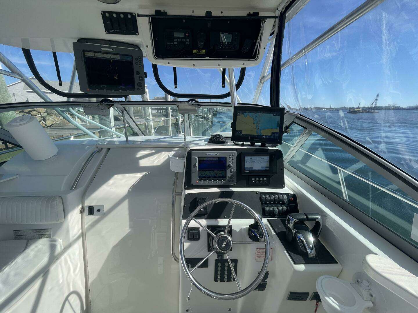 2001 Boston Whaler 285 Conquest - Image 14