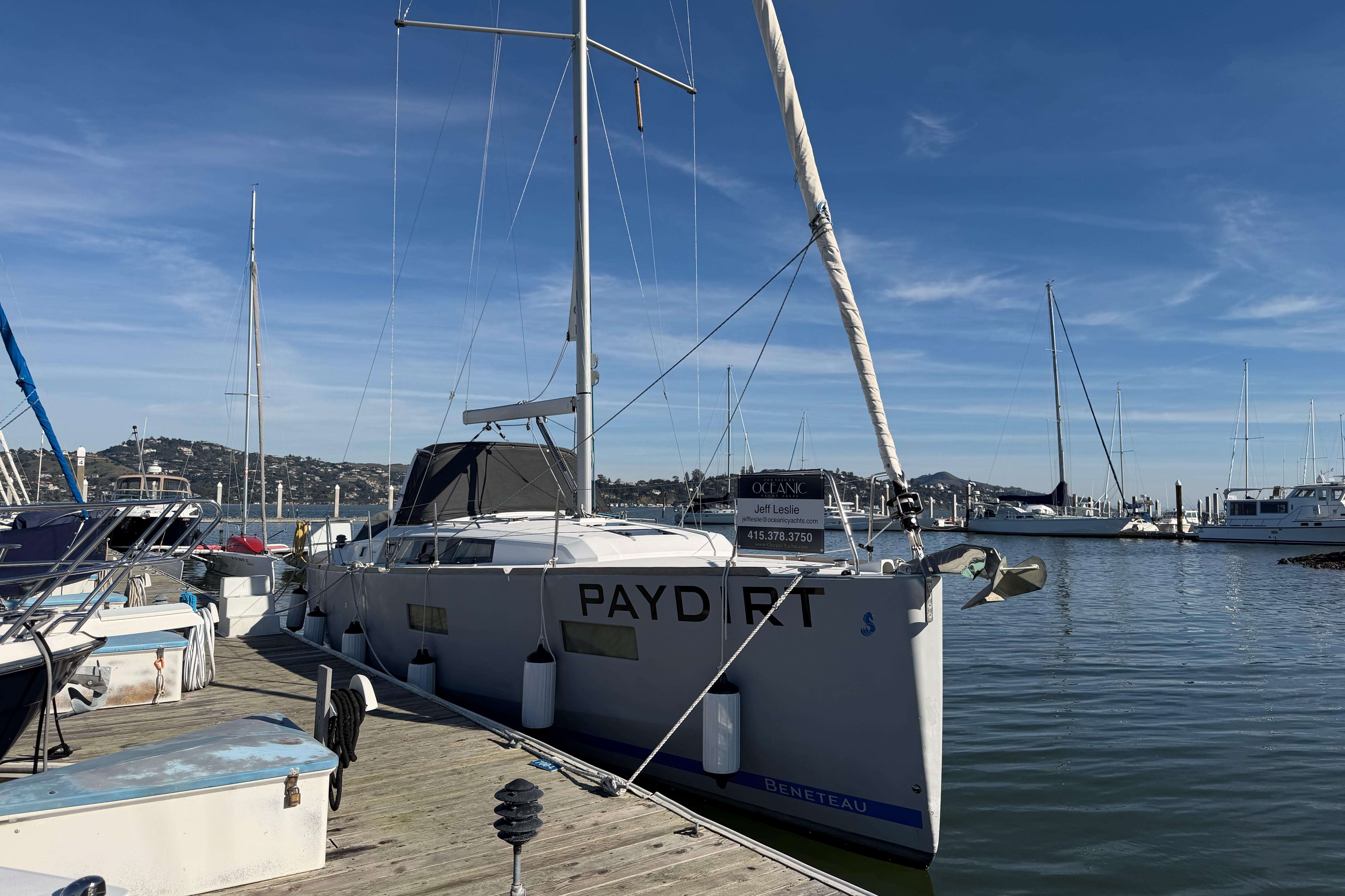 2014 Beneteau Oceanis 38