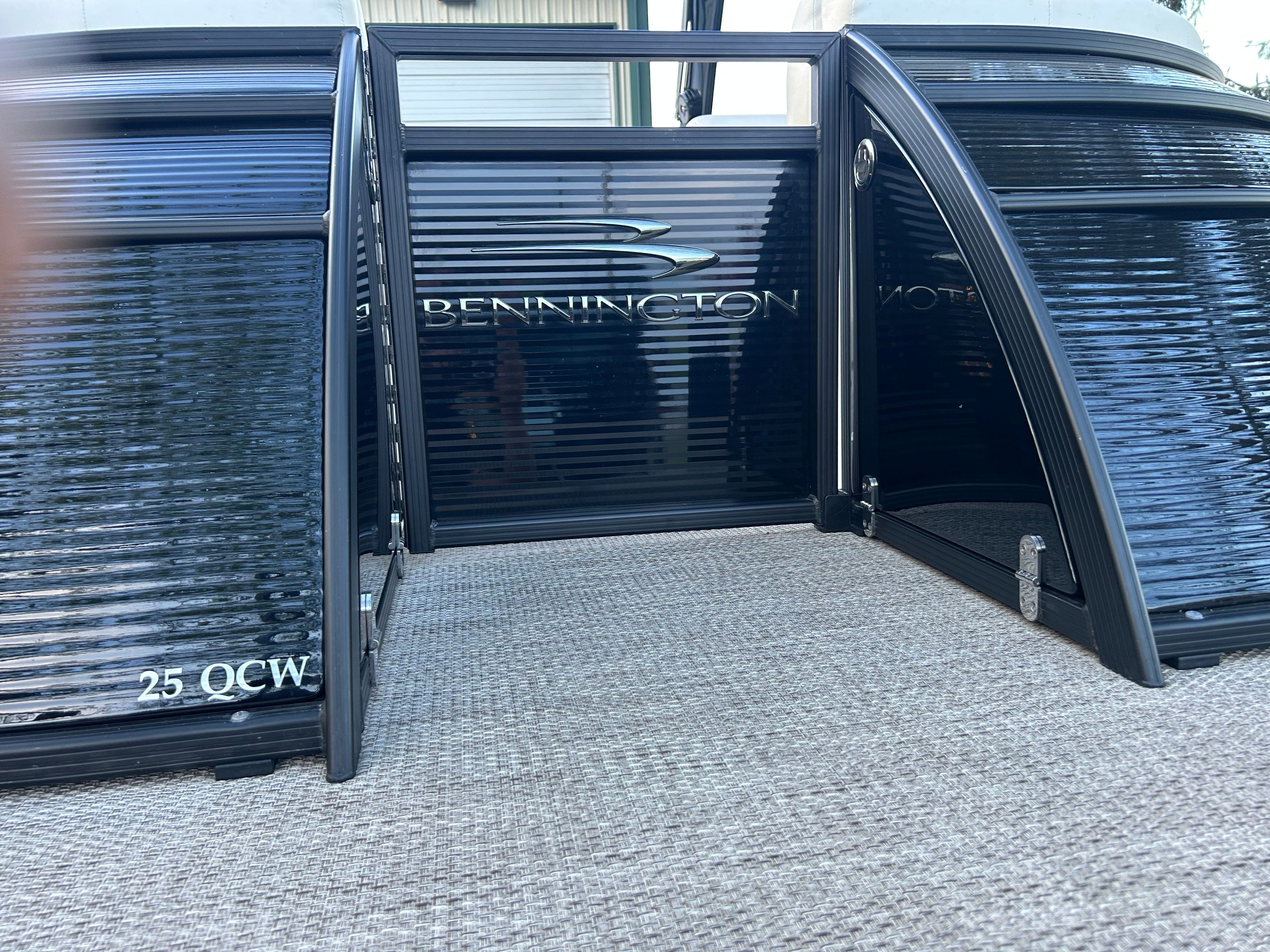 2017 Bennington 25 QX - 27